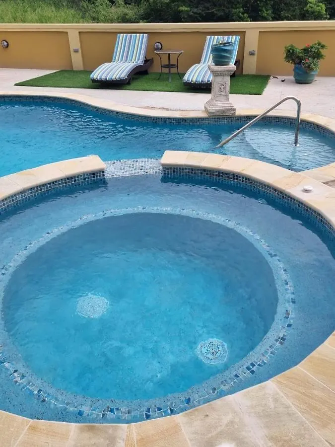 Paradise Place Apartments Mount Irvine 度假居